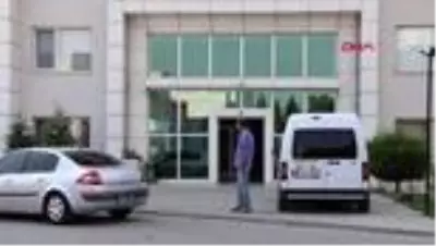 Evinin banyosunda kendini astı