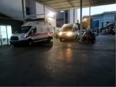 İzmir'de silahlı saldırı: 1 ölü, 2 yaralı İzmir'de silahlı saldırı: 1 ölü, 2 yaralı
