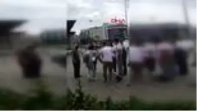 KADIKÖY’DE KADINA LAF ATAN KİŞİYE DAYAK