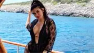 Kusursuz vücuduyla büyüleyen Ebru Polat, fit kalmanın sırrını verdi Kusursuz vücuduyla büyüleyen Ebru Polat, fit kalmanın sırrını verdi