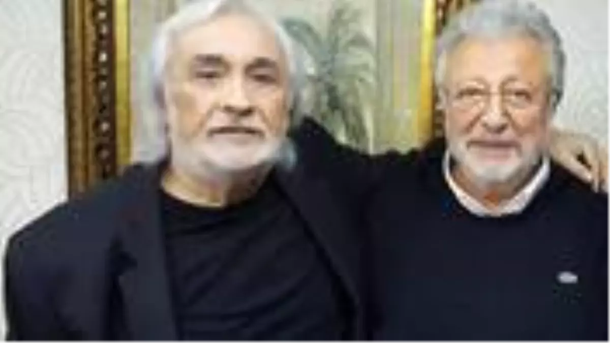 Metin Akpınar ve Müjdat Gezen'e 'Cumhurbaşkanı'na alenen hakaret' suçundan dava açıldı