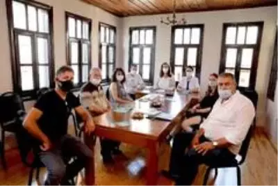 Mudanya'da muhtarlara hayvanları koruma kanunu anlatıldı