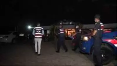 Sarıyer'deki eğlence mekanlarına jandarmadan denetim Sarıyer'deki eğlence mekanlarına jandarmadan denetim