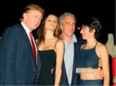 Seçimlere az bir süre kala sapık milyarderin olduğu fotoğraftan Trump çıkarıldı Seçimlere az bir süre kala sapık milyarderin olduğu fotoğraftan Trump çıkarıldı