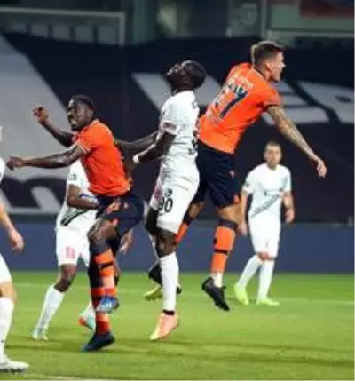 Süper Lig: Medipol Başakşehir: 0 Denizlispor: 0 (İlk yarı) Süper Lig: Medipol Başakşehir: 0 Denizlispor: 0 (İlk yarı)