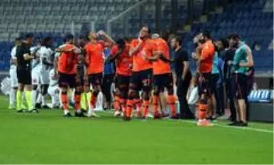 Süper Lig: Medipol Başakşehir: 0 Denizlispor: 0 (İlk yarı) Süper Lig: Medipol Başakşehir: 0 Denizlispor: 0 (İlk yarı)