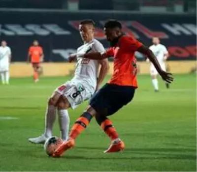 Süper Lig: Medipol Başakşehir: 0 Denizlispor: 0 (İlk yarı) Süper Lig: Medipol Başakşehir: 0 Denizlispor: 0 (İlk yarı)