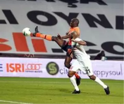 Süper Lig: Medipol Başakşehir: 0 Denizlispor: 0 (İlk yarı) Süper Lig: Medipol Başakşehir: 0 Denizlispor: 0 (İlk yarı)