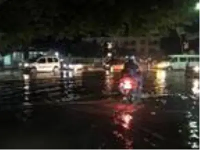 Turgutlu'da sağanak yağış etkili oldu
