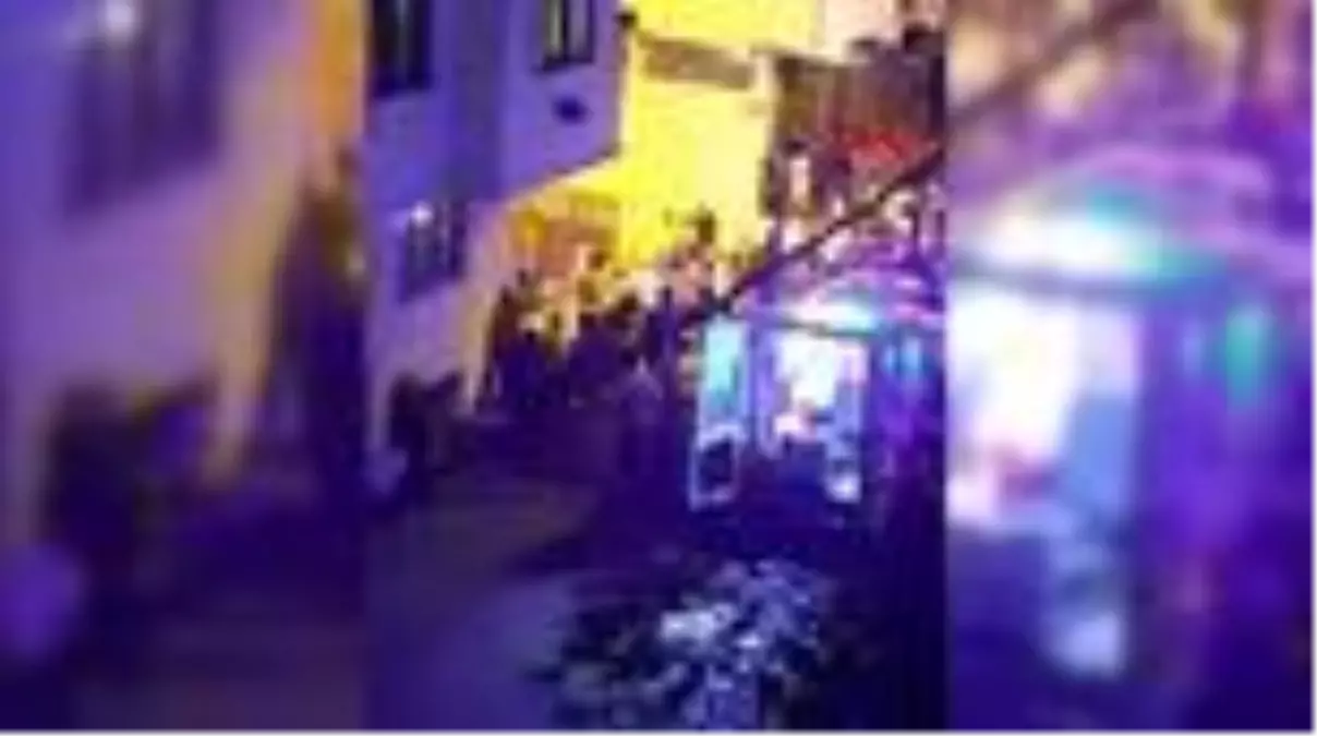 Son dakika haberi... TUZLA'DA KAVGA EDEN GENÇLERİ UYARAN 2 MAHALLE SAKİNİ BIÇAKLANDI