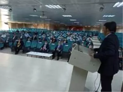 Vali Çiçek belde ve köy muhtarları ile toplantı düzenledi