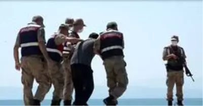 Van Gölü'nde batan tekneyi arama çalışmaları devam ediyor Van Gölü'nde batan tekneyi arama çalışmaları devam ediyor