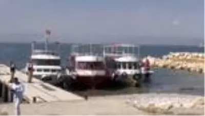 Van Gölü'nde kaybolan tekneyi arama çalışmalarına SAK timi de katıldı Van Gölü'nde kaybolan tekneyi arama çalışmalarına SAK timi de katıldı