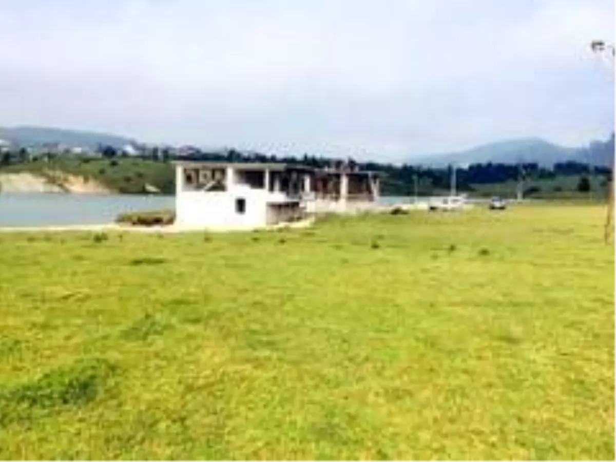 Yaylada tepkiye neden olan beton yapılara Valilikten mühür
