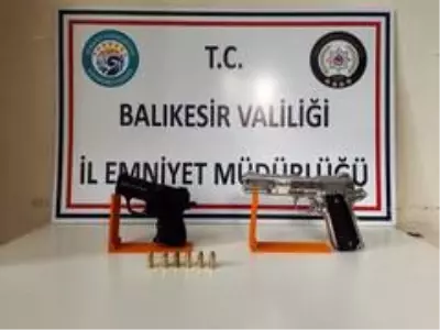 Balıkesir'de polis 9 silah ve 108 fişek ele geçirdi