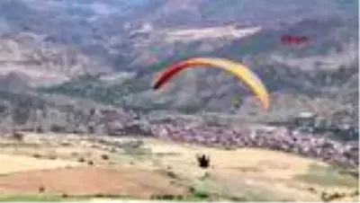 Çorum'dan, Konya'ya paraşütle uçtu Çorum'dan, Konya'ya paraşütle uçtu
