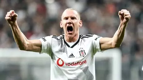 Domagoj Vida'nın menajeri, Beşiktaş'a 11 milyon TL'lik ihtarname gönderdi Domagoj Vida'nın menajeri, Beşiktaş'a 11 milyon TL'lik ihtarname gönderdi