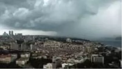 İstanbul’da bugün aralıklarla gök gürültülü sağanak yağış bekleniyor