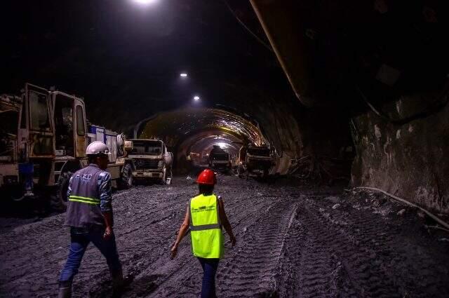 İstanbul Havalimanı Metro Hattı'nın yüzde 71'i tamamlandı İstanbul Havalimanı Metro Hattı'nın yüzde 71'i tamamlandı