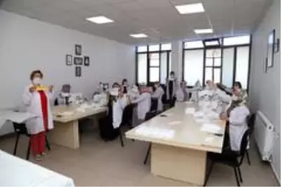 Nevşehir'de işitme engelliler ve çocuklar için özel maske üretiliyor