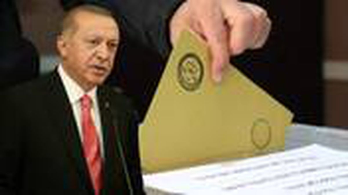 Seçim anketlerindeki AK Parti oranına hükümet kanadından yanıt geldi: Oy kaybı söz konusu değildir