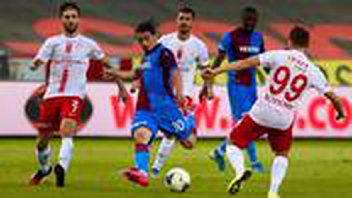 Trabzonspor, sahasında Antalyaspor ile 2-2 berabere kaldı
