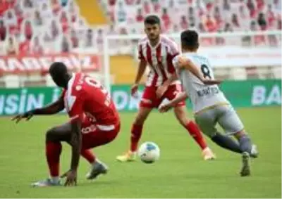 Süper Lig: Sivasspor: 0 Yeni Malatyaspor: 0 (İlk yarı)