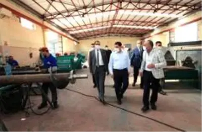 Vali Masatlı'dan Suluova'daki sanayi ve hayvancılık tesislerinde inceleme Vali Masatlı'dan Suluova'daki sanayi ve hayvancılık tesislerinde inceleme