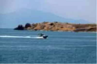 Van Gölü'nde 11 gün önce batan teknenin yeri tespit edildi Van Gölü'nde 11 gün önce batan teknenin yeri tespit edildi
