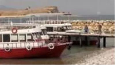 Van Gölü'nde kaybolan tekneyi arama çalışmaları yeniden başladı Van Gölü'nde kaybolan tekneyi arama çalışmaları yeniden başladı
