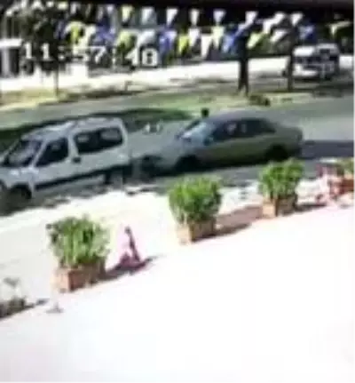 2 kişinin öldüğü kaza güvenlik kamerasında 2 kişinin öldüğü kaza güvenlik kamerasında