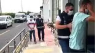 Adana'da 4 kişinin yaralandığı silahlı kavgayla ilgili 3 zanlı tutuklandı Adana'da 4 kişinin yaralandığı silahlı kavgayla ilgili 3 zanlı tutuklandı