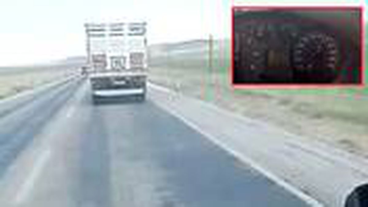 Ambulansa yol vermeyen kamyon sürücüsü 130 km hızla yoluna devam etti