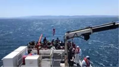 Ayvalık'ta 57 düzensiz göçmen kurtarıldı Ayvalık'ta 57 düzensiz göçmen kurtarıldı
