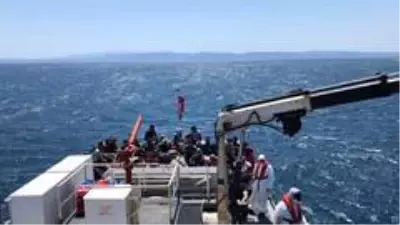 Ayvalık'ta 57 düzensiz göçmen kurtarıldı Ayvalık'ta 57 düzensiz göçmen kurtarıldı