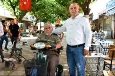 Başkan Kaya, akülü engelli araçlarını teslim etti Başkan Kaya, akülü engelli araçlarını teslim etti