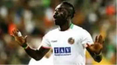 Beşiktaş, Alanyaspor'un golcüsü Papiss Cisse ile anlaşma sağladı Beşiktaş, Alanyaspor'un golcüsü Papiss Cisse ile anlaşma sağladı
