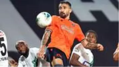 Beşiktaş'ta Mehmet Topal'ın transferi gündeme geldi Beşiktaş'ta Mehmet Topal'ın transferi gündeme geldi
