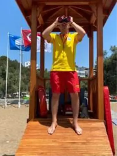 Burhaniye'de cankurtaranlar göreve başladı Burhaniye'de cankurtaranlar göreve başladı