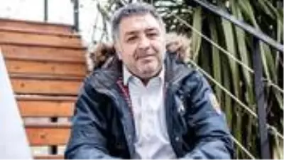 Yapımcı Mustafa Uslu, kendisini öldürmekle tehdit eden kişilere suçüstü baskın düzenletti Yapımcı Mustafa Uslu, kendisini öldürmekle tehdit eden kişilere suçüstü baskın düzenletti
