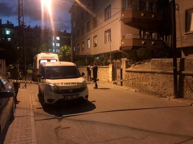 Gönül ilişkisi yaşadığı kadını öldüren yabancı uyruklu şahıs, intihar etti Gönül ilişkisi yaşadığı kadını öldüren yabancı uyruklu şahıs, intihar etti