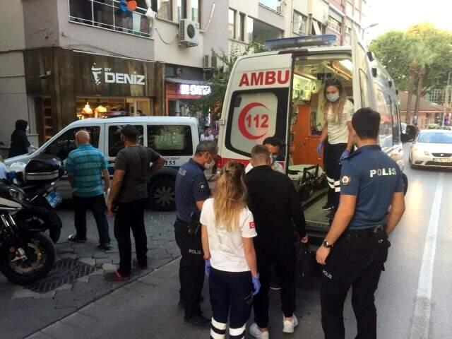 İki grup arasında 'Yan baktın' kavgasında: 2 yaralı, 3 gözaltı İki grup arasında 'Yan baktın' kavgasında: 2 yaralı, 3 gözaltı