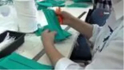 İşitme engelliler için şeffaf maske üretiyorlar İşitme engelliler için şeffaf maske üretiyorlar