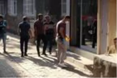 Kahvehane taradı, kaçarken hava ateş açarak 1 çocuğu vurdu: 1 ölü, 3 yaralı Kahvehane taradı, kaçarken hava ateş açarak 1 çocuğu vurdu: 1 ölü, 3 yaralı