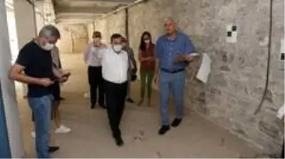 Konak Belediyesi meclis binası yolda Konak Belediyesi meclis binası yolda
