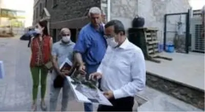 Konak Belediyesi meclis binası yolda Konak Belediyesi meclis binası yolda