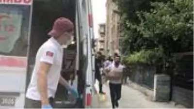 Nefes alamayan oğlunu ambulansa taşıyan babanın feryatları yürek yaktı