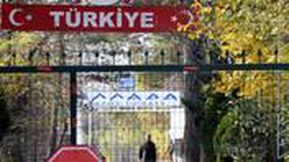 Son Dakika: AK Parti Sözcüsü Ömer Çelik: Yunan tarafı Türkiye'yi başka ülkelere şikayet ederek sonuç alamaz