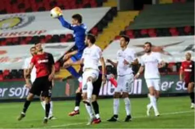Süper Lig: Gaziantep FK: 3 Konyaspor: 1 (Maç sonucu) Süper Lig: Gaziantep FK: 3 Konyaspor: 1 (Maç sonucu)