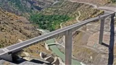 Türkiye'nin en yüksek köprüsü açılıyor Türkiye'nin en yüksek köprüsü açılıyor
